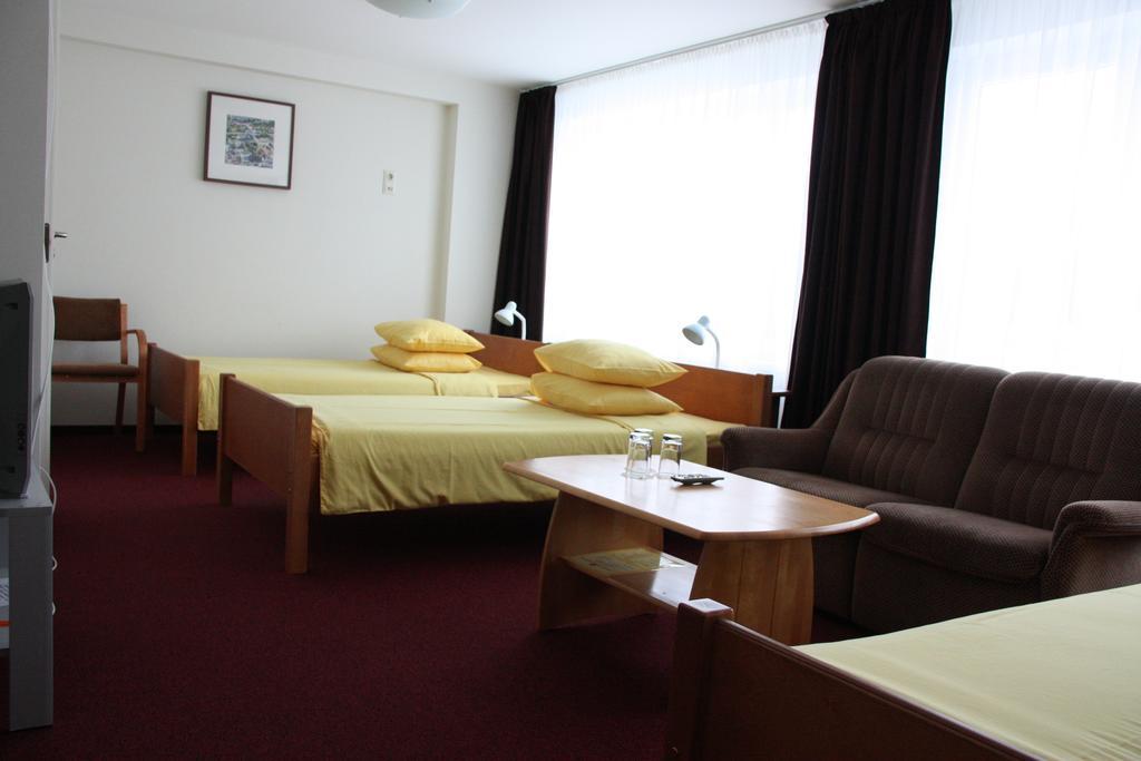 Hotel Madona Εξωτερικό φωτογραφία