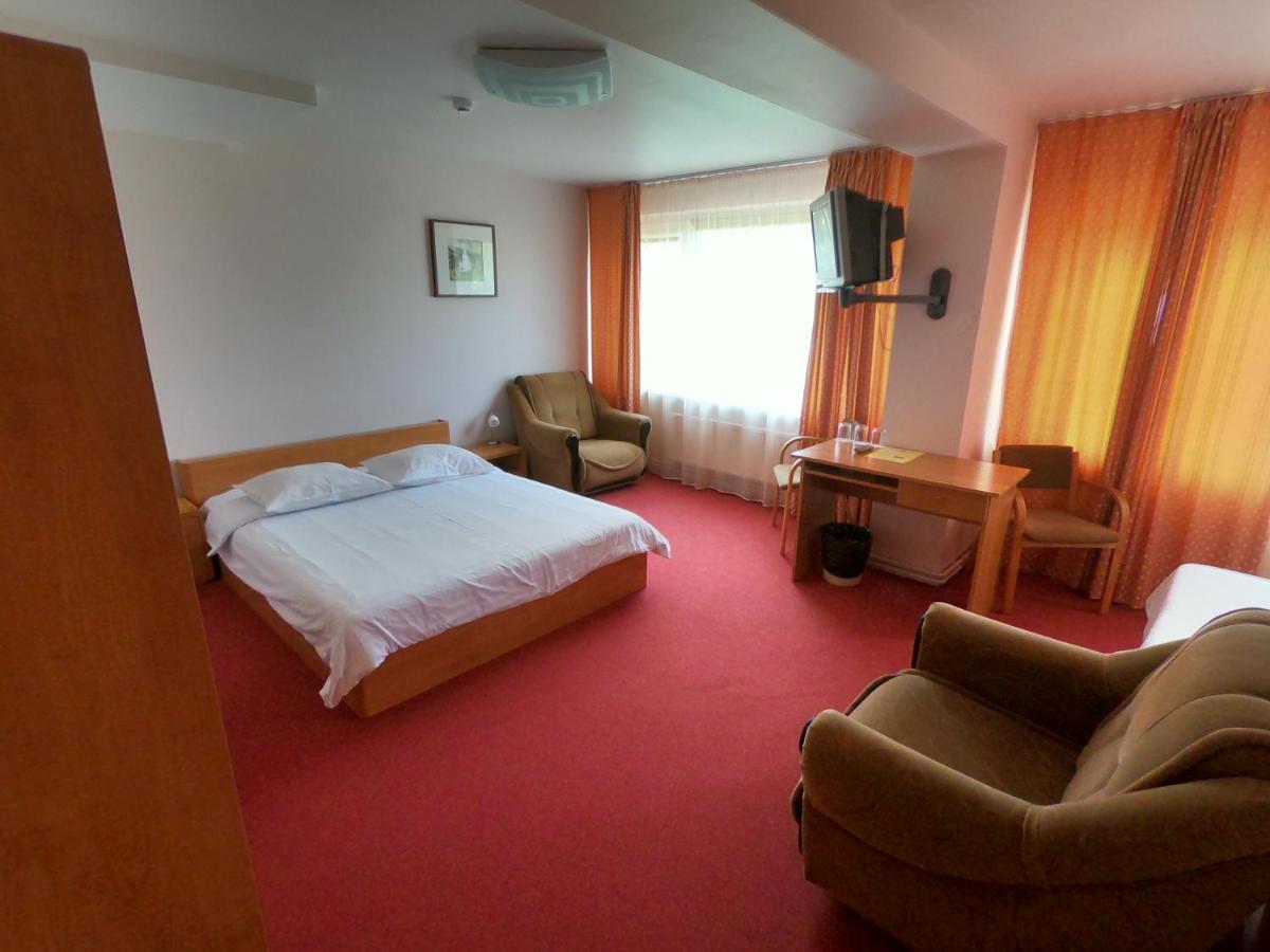 Hotel Madona Εξωτερικό φωτογραφία